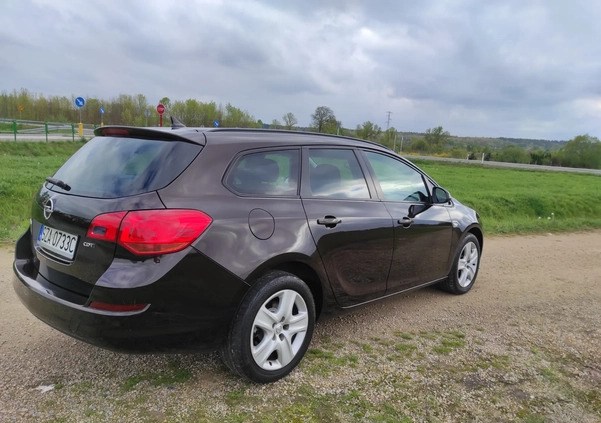 Opel Astra cena 19000 przebieg: 254600, rok produkcji 2011 z Poręba małe 497